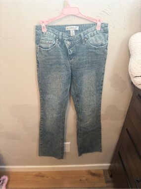 Madden Girl Women's Low Rise Flare Jeans